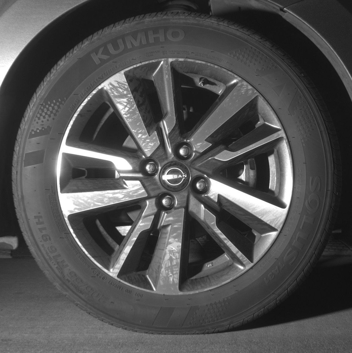 Used 2025 Nissan Versa SV image 13