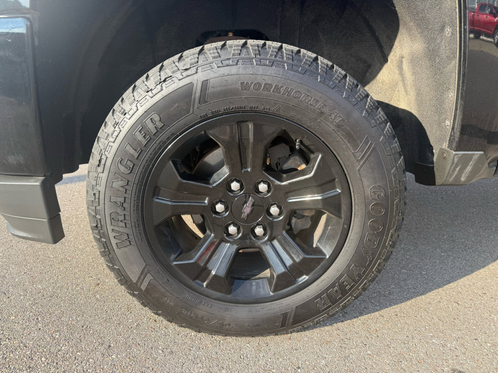 Used 2019 Chevrolet Silverado 1500 LT w/ All Star Edition image 9