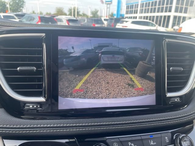 Used 2023 Chrysler Pacifica Limited FWD image 14