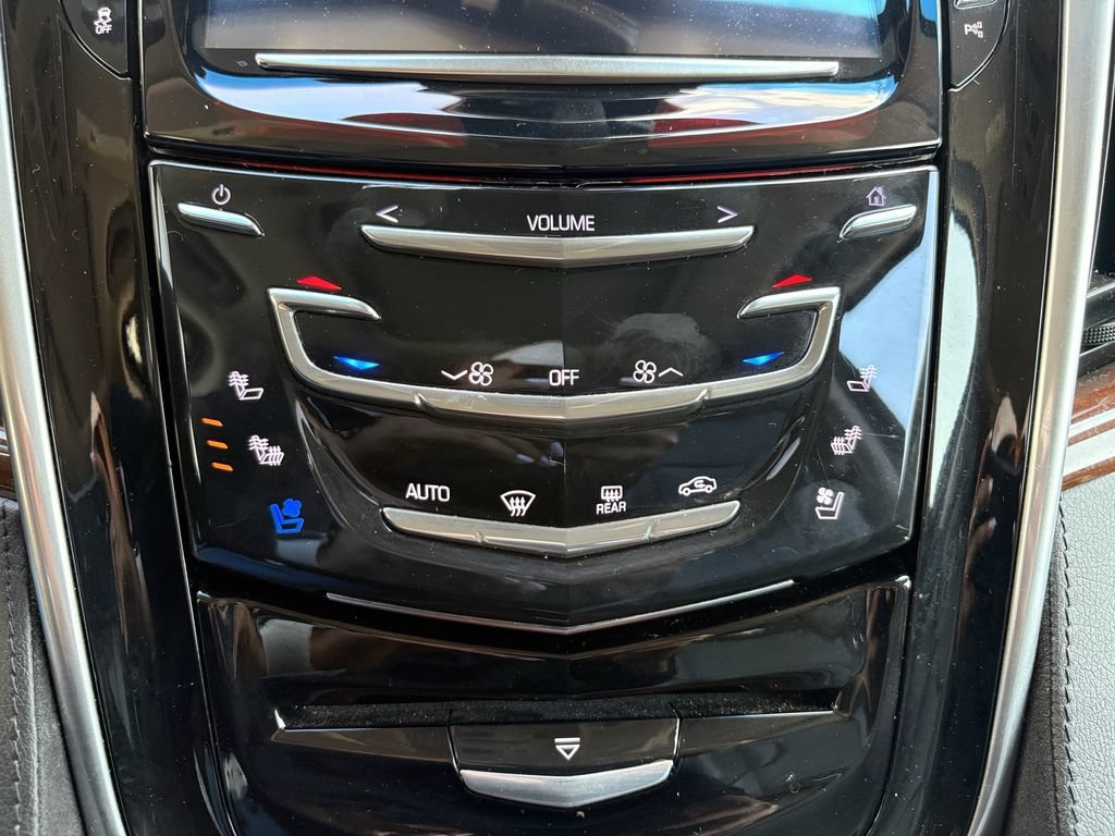 Used 2019 Cadillac Escalade Premium Luxury w/ LPO, Radiant Package RWD image 20