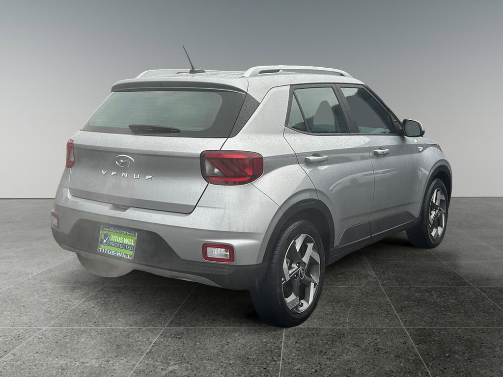 Used 2025 Hyundai Venue SEL image 7