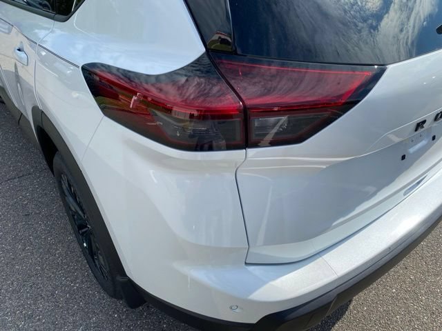 New 2026 Nissan Rogue Dark Armor AWD/4WD image 9