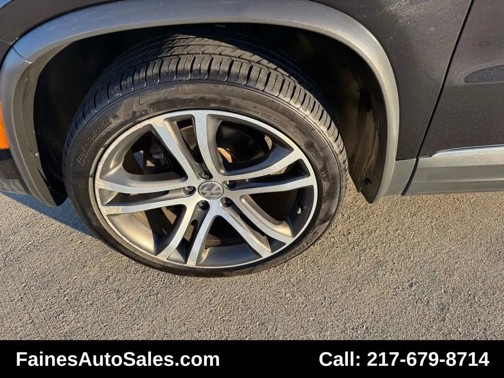 Used 2017 Volkswagen Tiguan SEL image 28