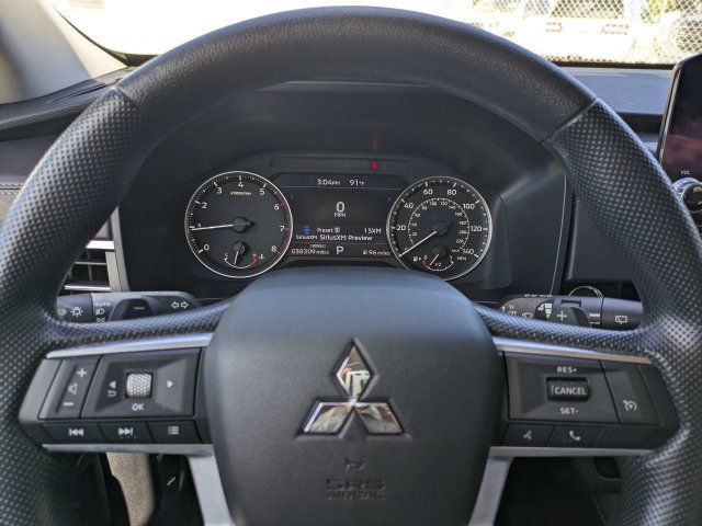 Used 2024 Mitsubishi Outlander ES FWD image 23