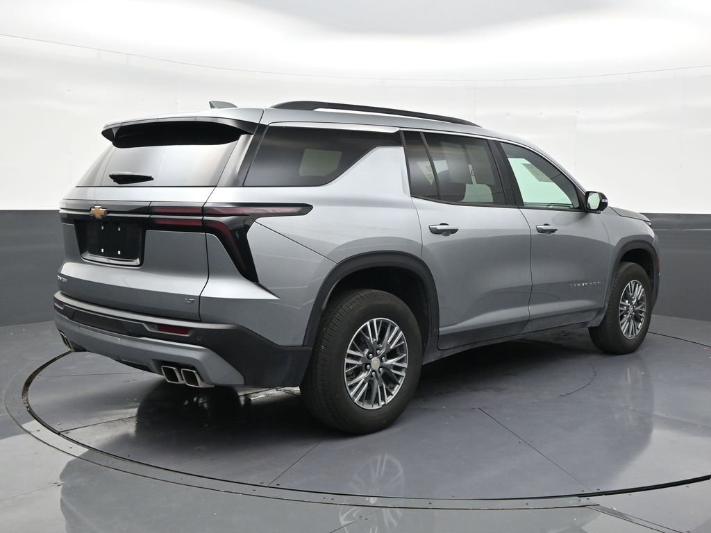 Used 2024 Chevrolet Traverse LT FWD image 5