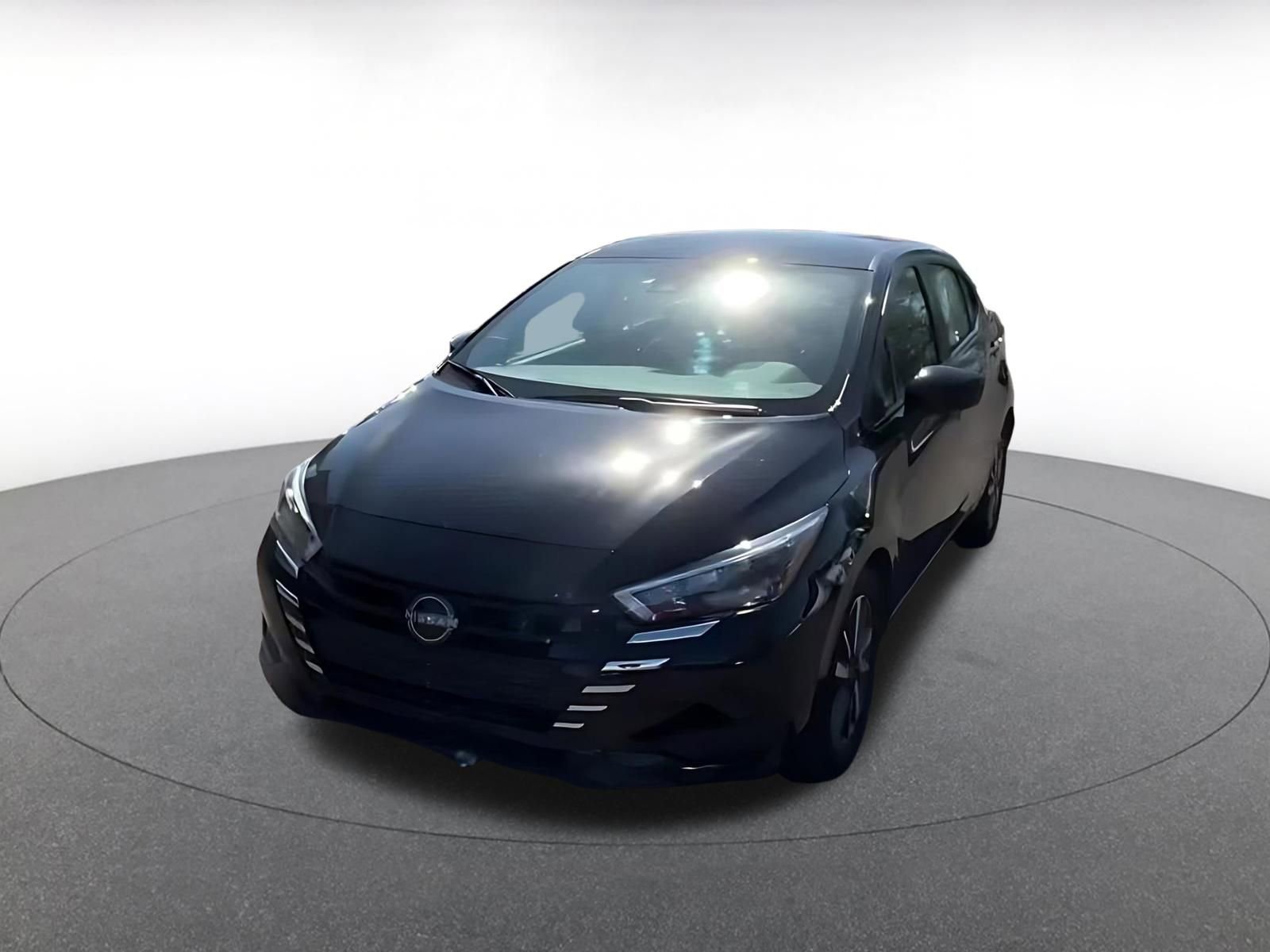 Used 2025 Nissan Versa SV FWD image 7