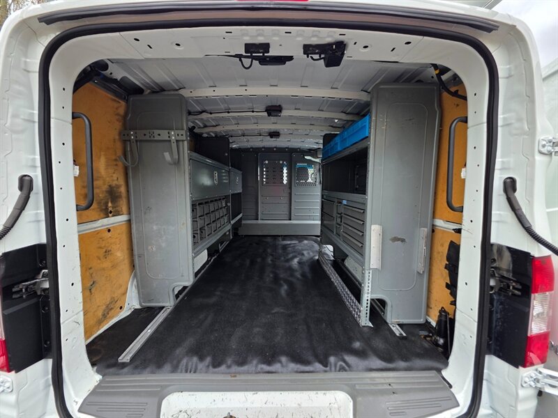 Used 2018 Nissan NV 3500 SL RWD image 21