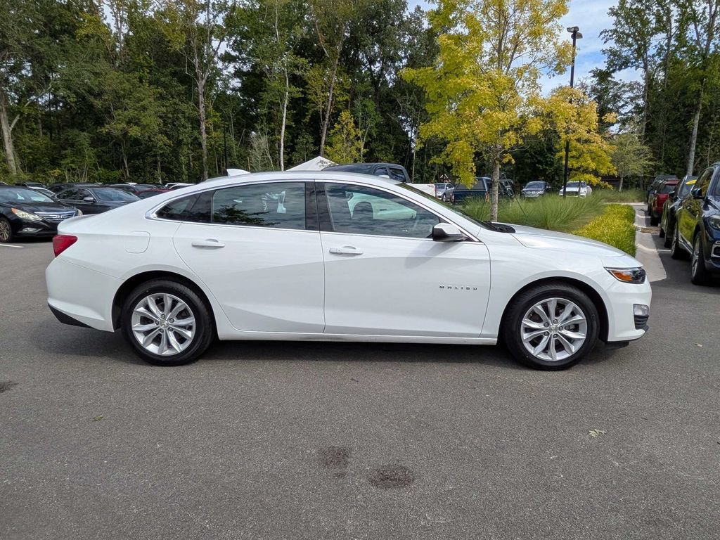 Used 2025 Chevrolet Malibu LT FWD image 3