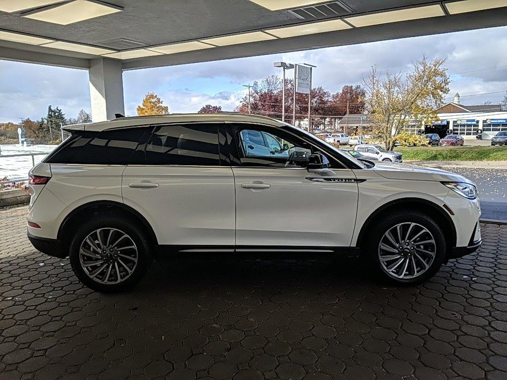 Used 2024 Lincoln Corsair Reserve w/ Equipment Group 201A image 4