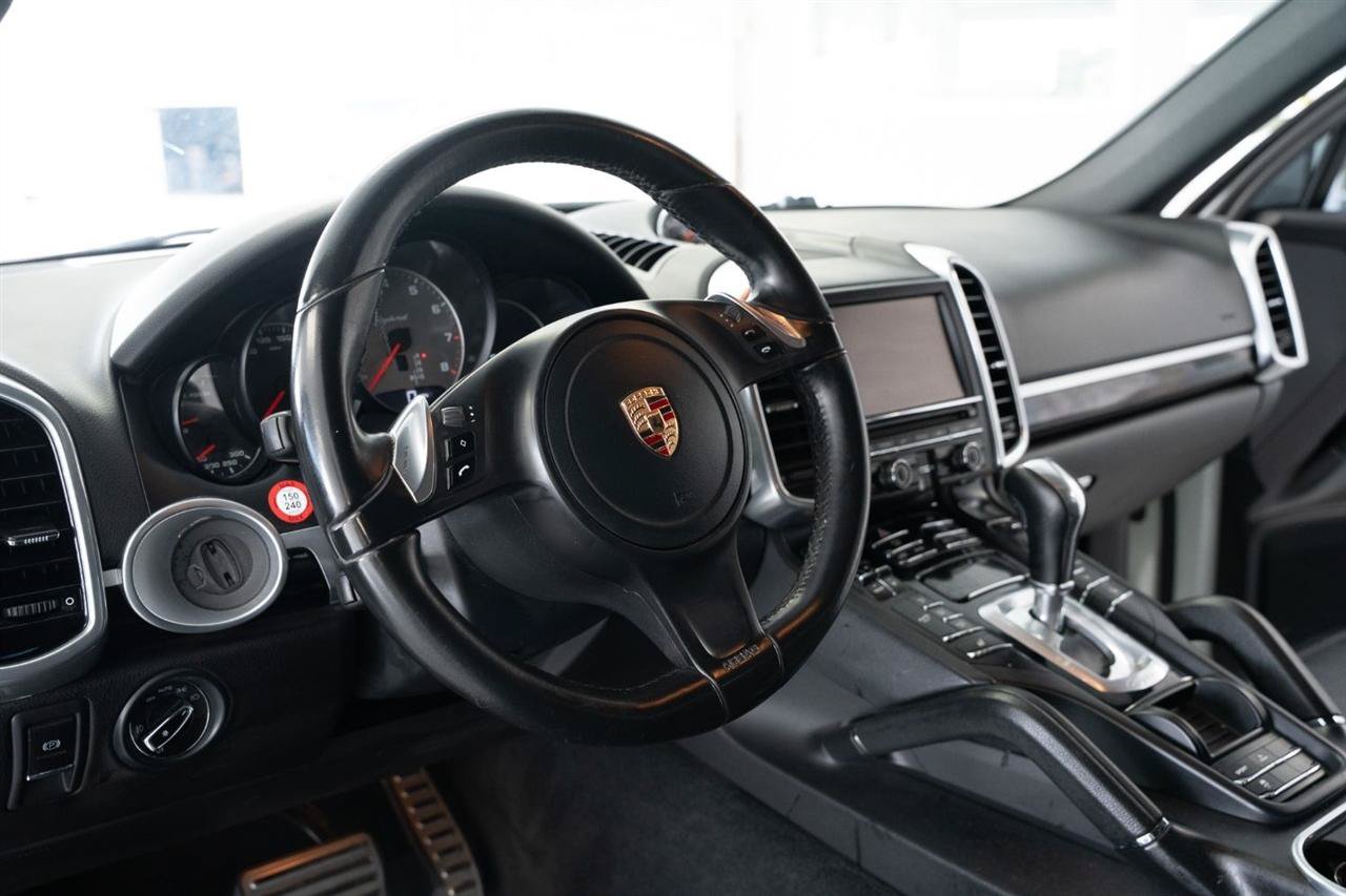 Used 2014 Porsche Cayenne S AWD/4WD image 12