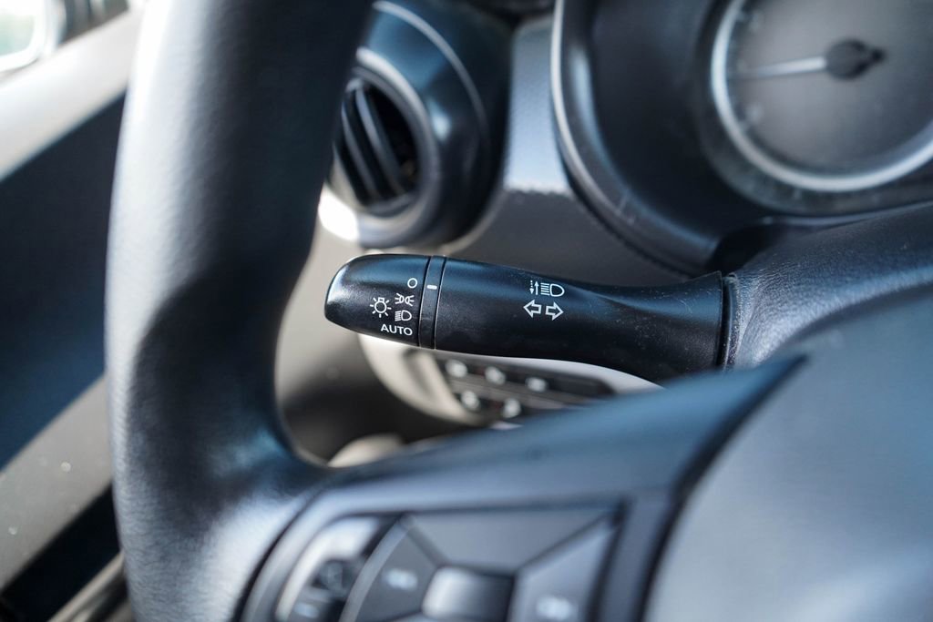 Used 2022 Nissan Kicks S FWD image 32
