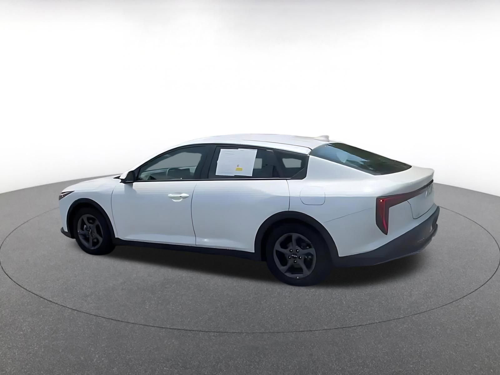 Used 2025 Kia K4 FWD image 8