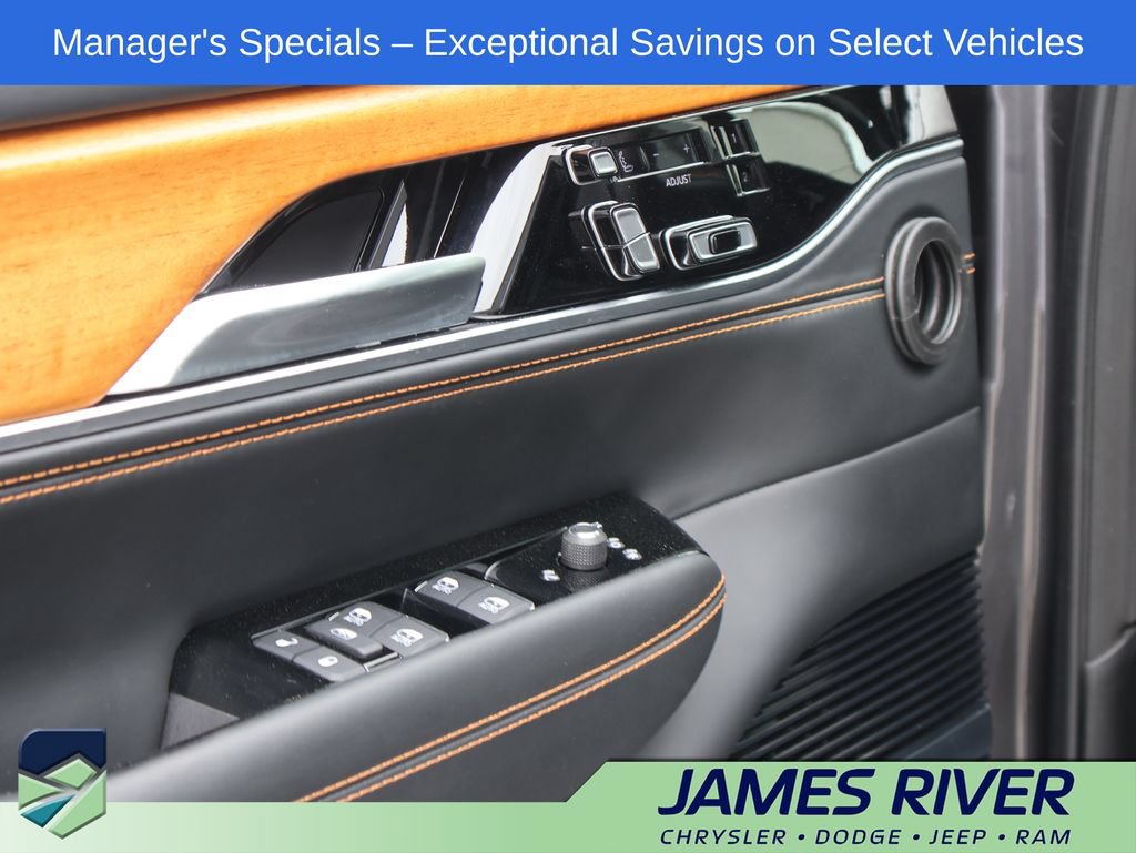 Used 2024 Jeep Grand Wagoneer L Series III AWD/4WD image 24
