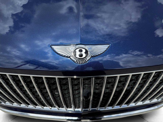 Used 2023 Bentley Bentayga Extended Wheelbase image 11