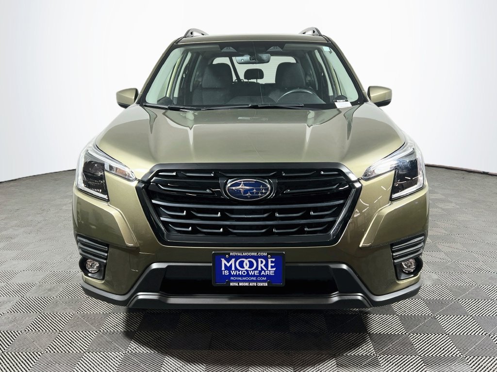 Used 2024 Subaru Forester Premium AWD/4WD image 2