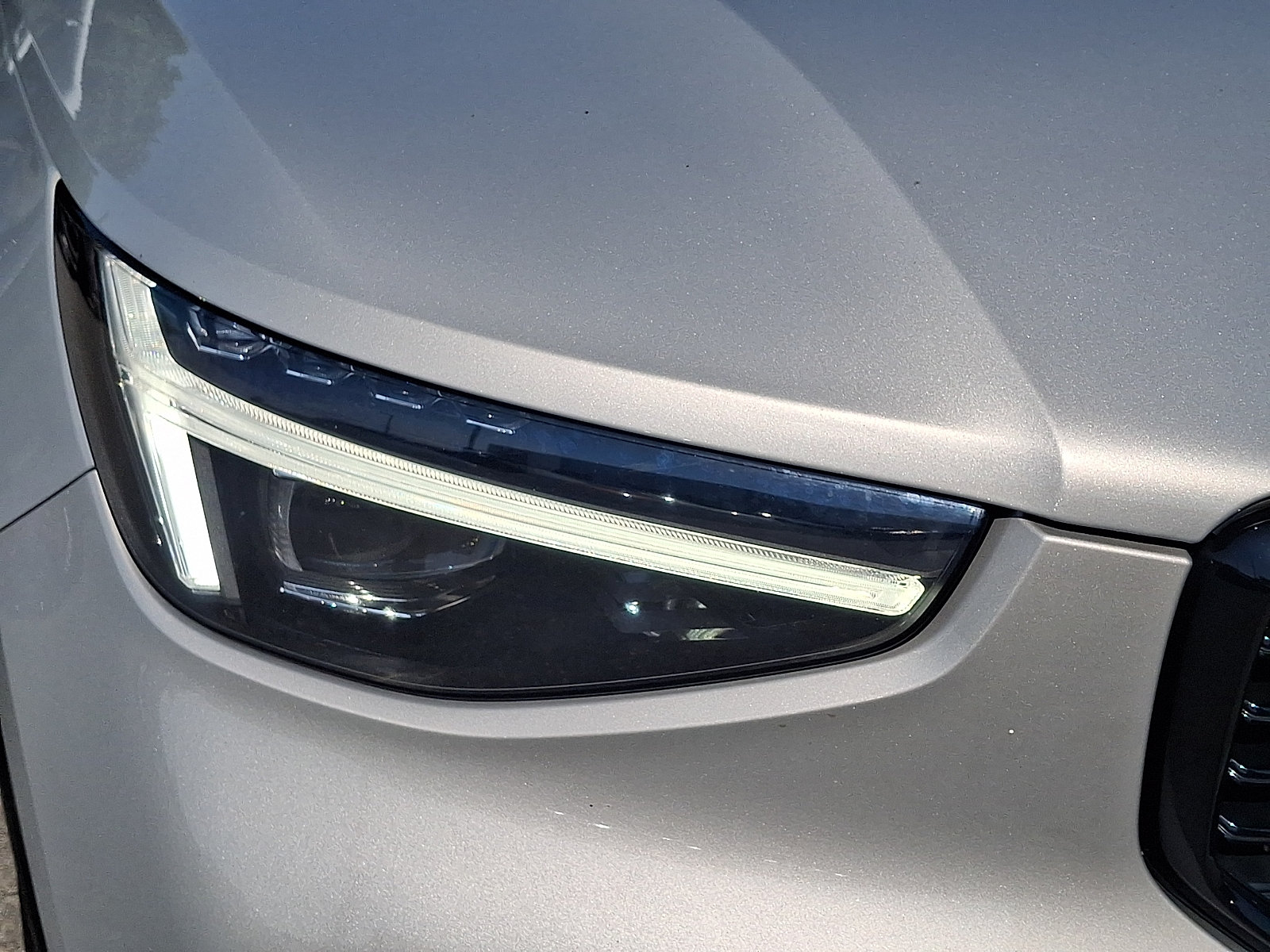 Certified 2023 Volvo XC40 B5 Ultimate w/ Protection Package Premier AWD/4WD image 10