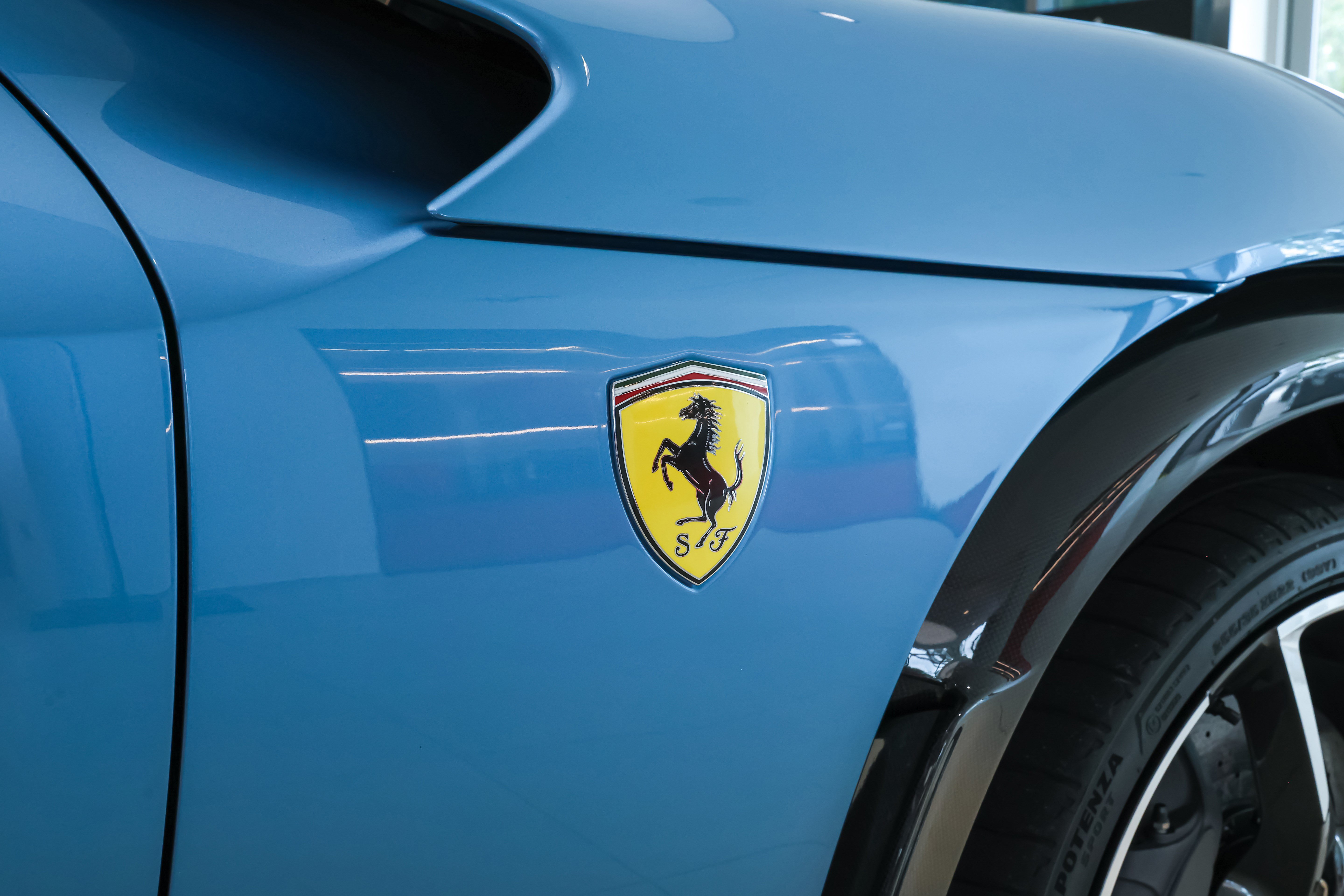 Used 2025 Ferrari Purosangue AWD/4WD image 26