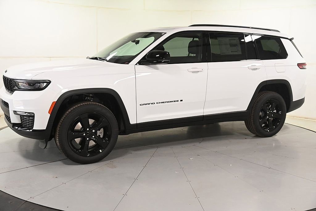 New 2025 Jeep Grand Cherokee L Limited w/ Black Appearance Package image 5