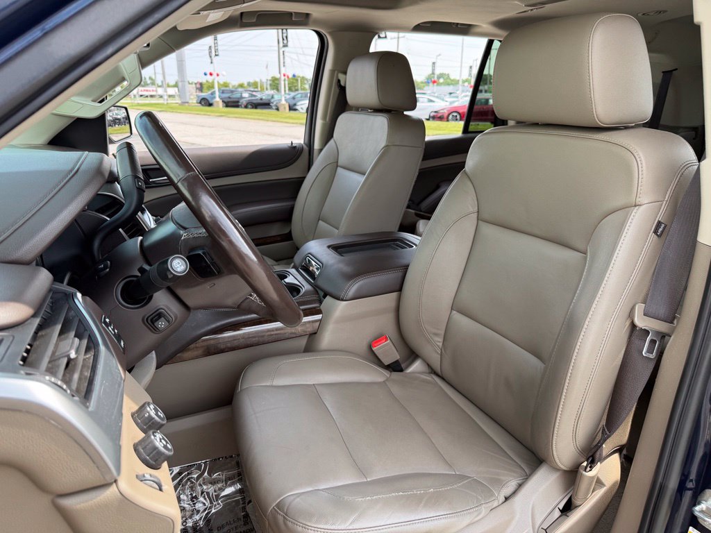 Used 2020 Chevrolet Tahoe LT w/ Luxury Package AWD/4WD image 13