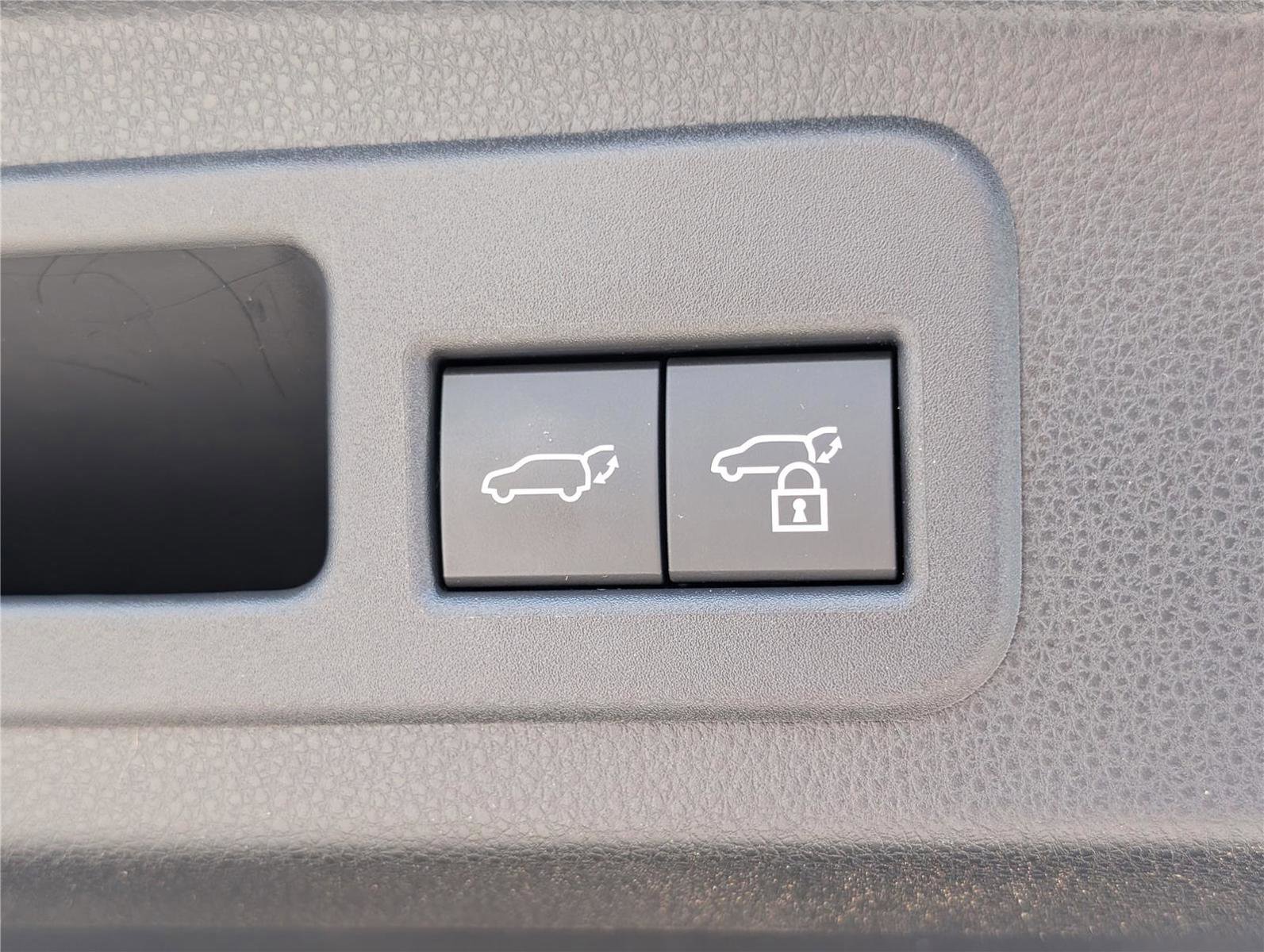 Used 2025 Toyota 4Runner Limited image 13