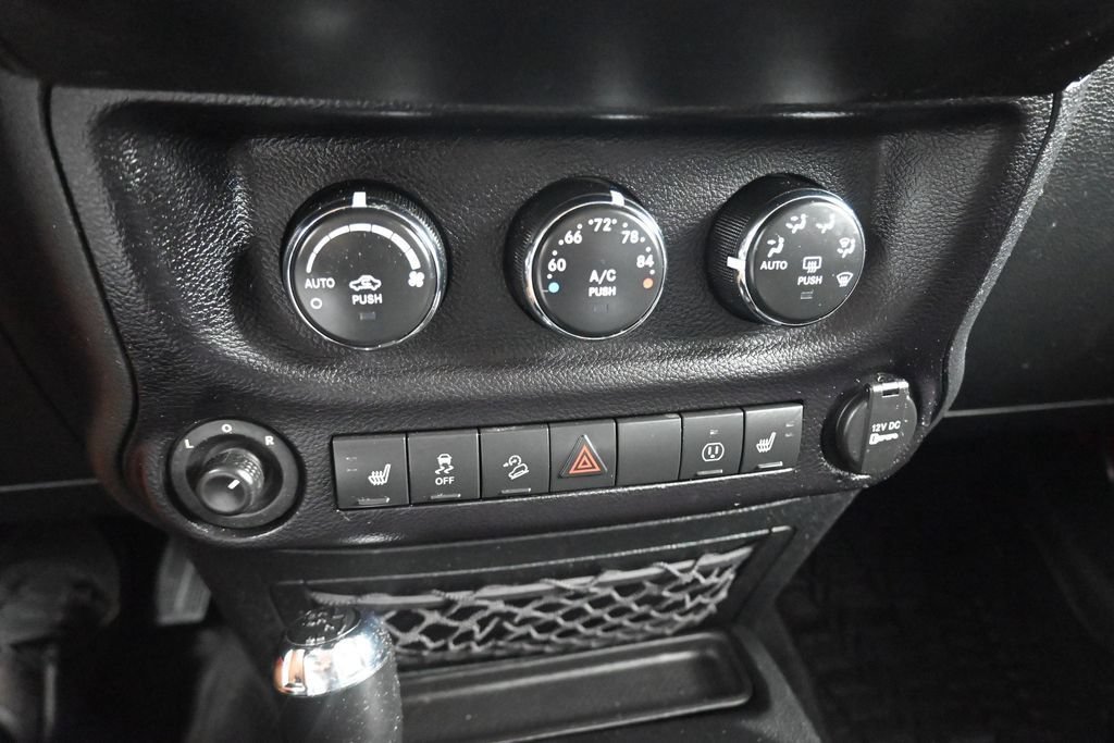 Used 2016 Jeep Wrangler Unlimited Rubicon AWD/4WD image 20
