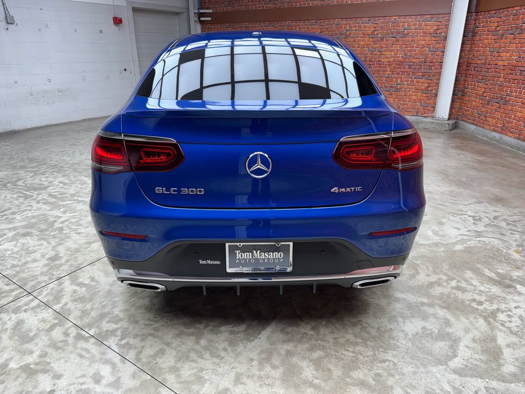 Used 2023 Mercedes-Benz GLC 300 4MATIC Coupe image 4