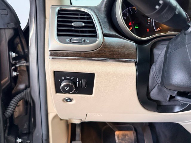 Used 2014 Jeep Grand Cherokee Limited AWD/4WD image 19