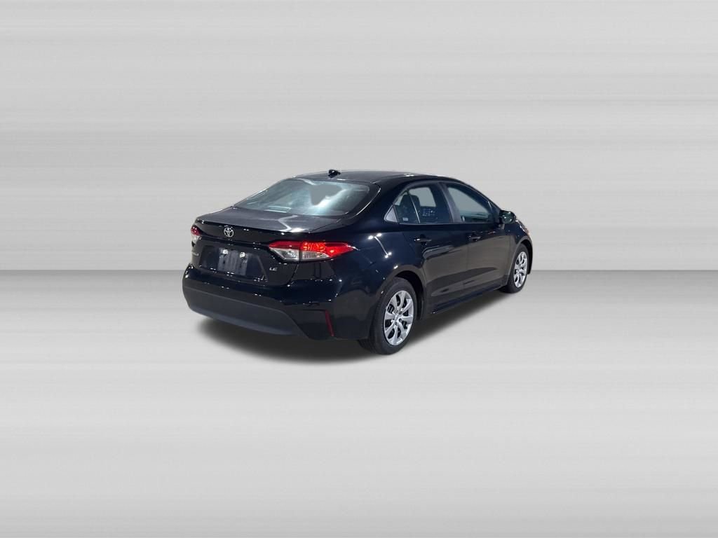 Used 2026 Toyota Corolla LE FWD image 5