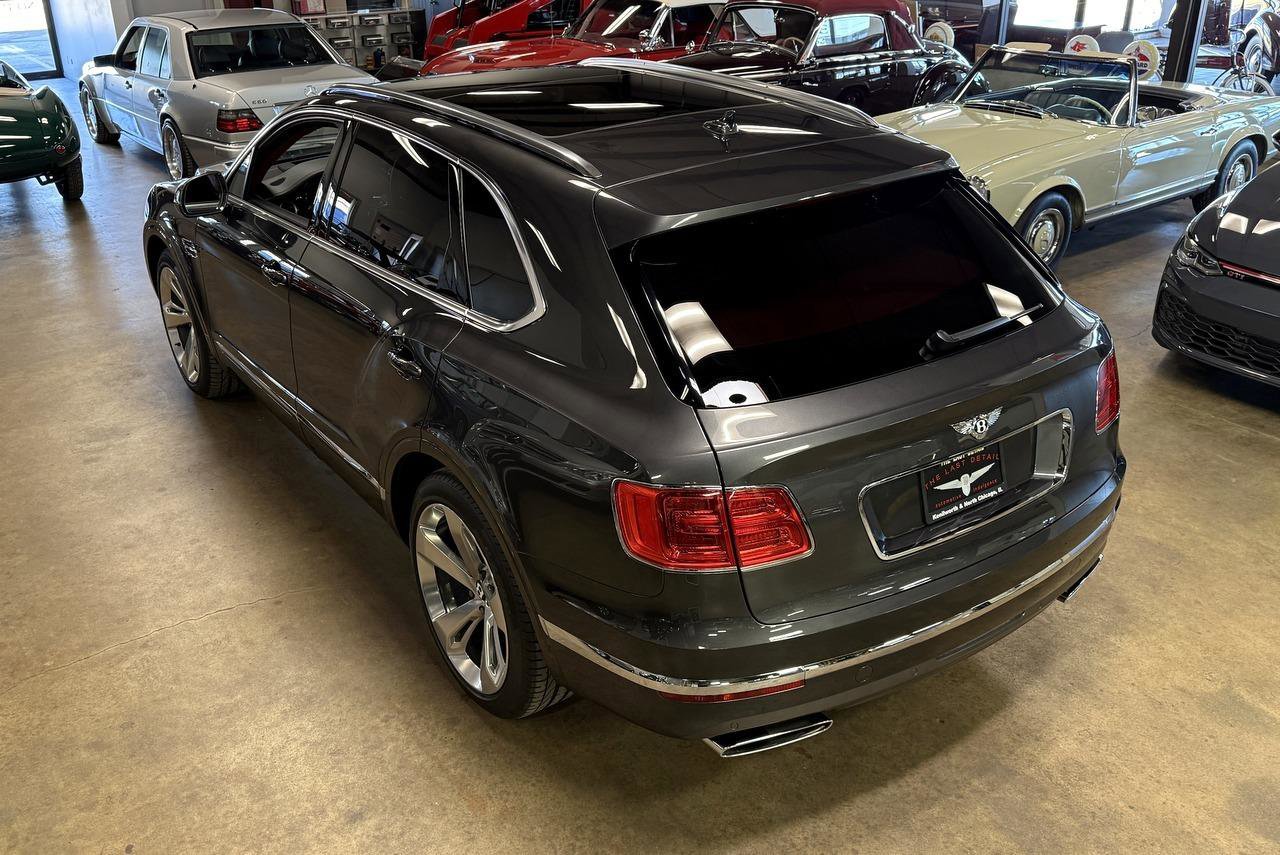 Used 2018 Bentley Bentayga image 15