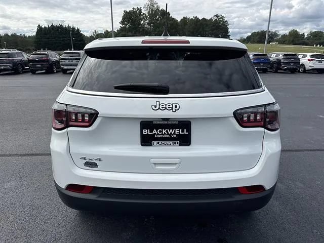 Used 2023 Jeep Compass Sport AWD/4WD image 6