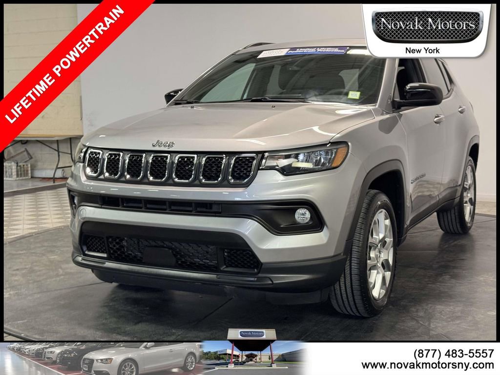 Used 2023 Jeep Compass Latitude w/ Sun and Sound Group image 4