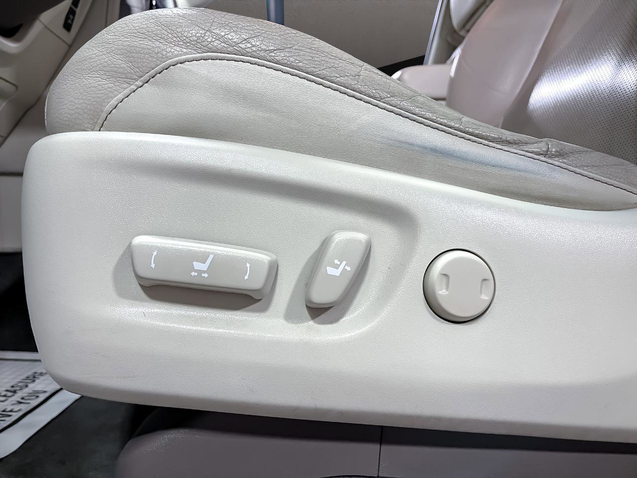 Used 2017 Lexus GX 460 Premium w/ Premium Package image 21