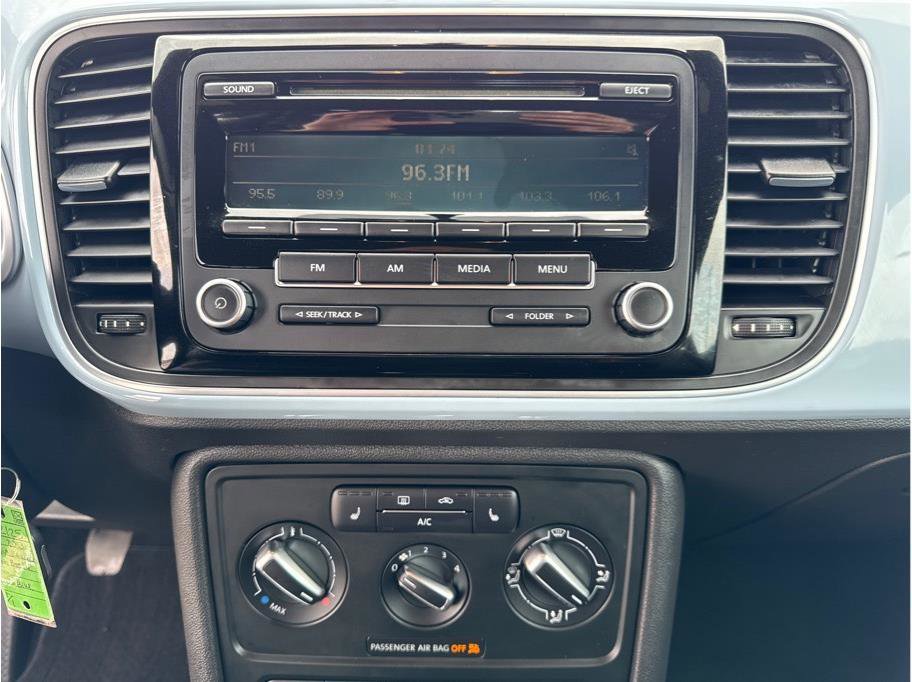 Used 2013 Volkswagen Beetle 2.5 image 17