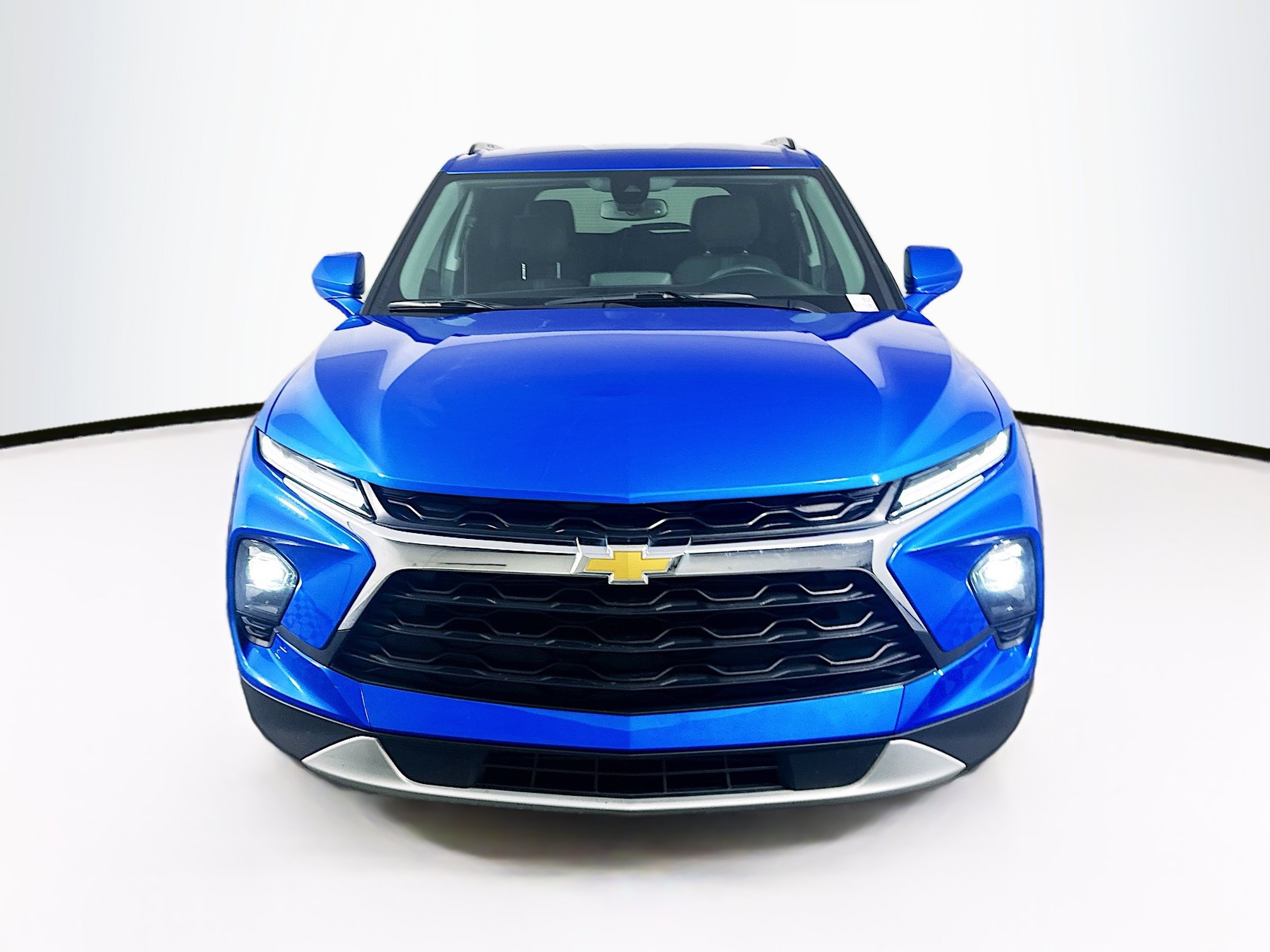 Used 2024 Chevrolet Blazer LT w/ Convenience Package FWD image 2