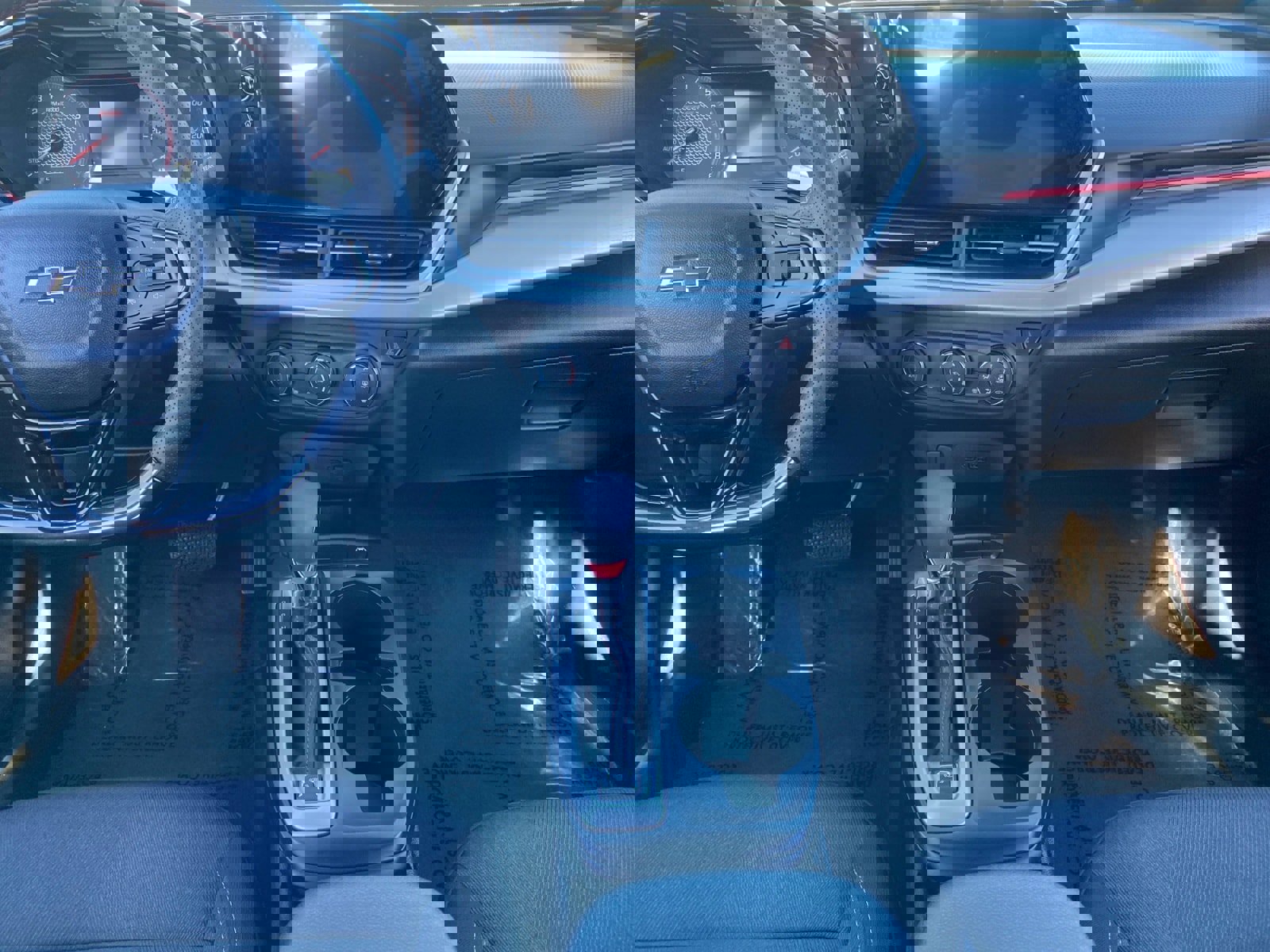 Used 2025 Chevrolet Trax RS w/ Sunroof Package image 11