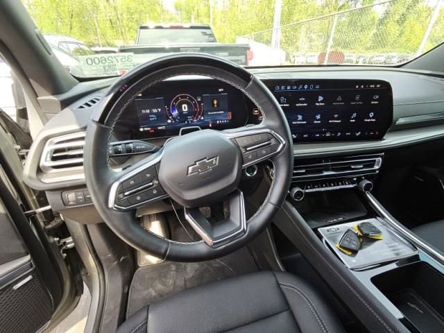 Used 2025 Chevrolet Traverse LT w/ Enhanced Driving Package AWD/4WD image 5