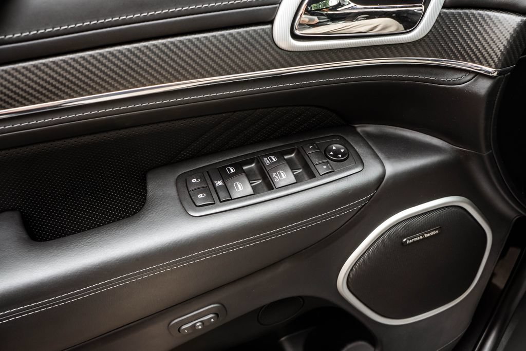 Used 2020 Jeep Grand Cherokee SRT AWD/4WD image 18