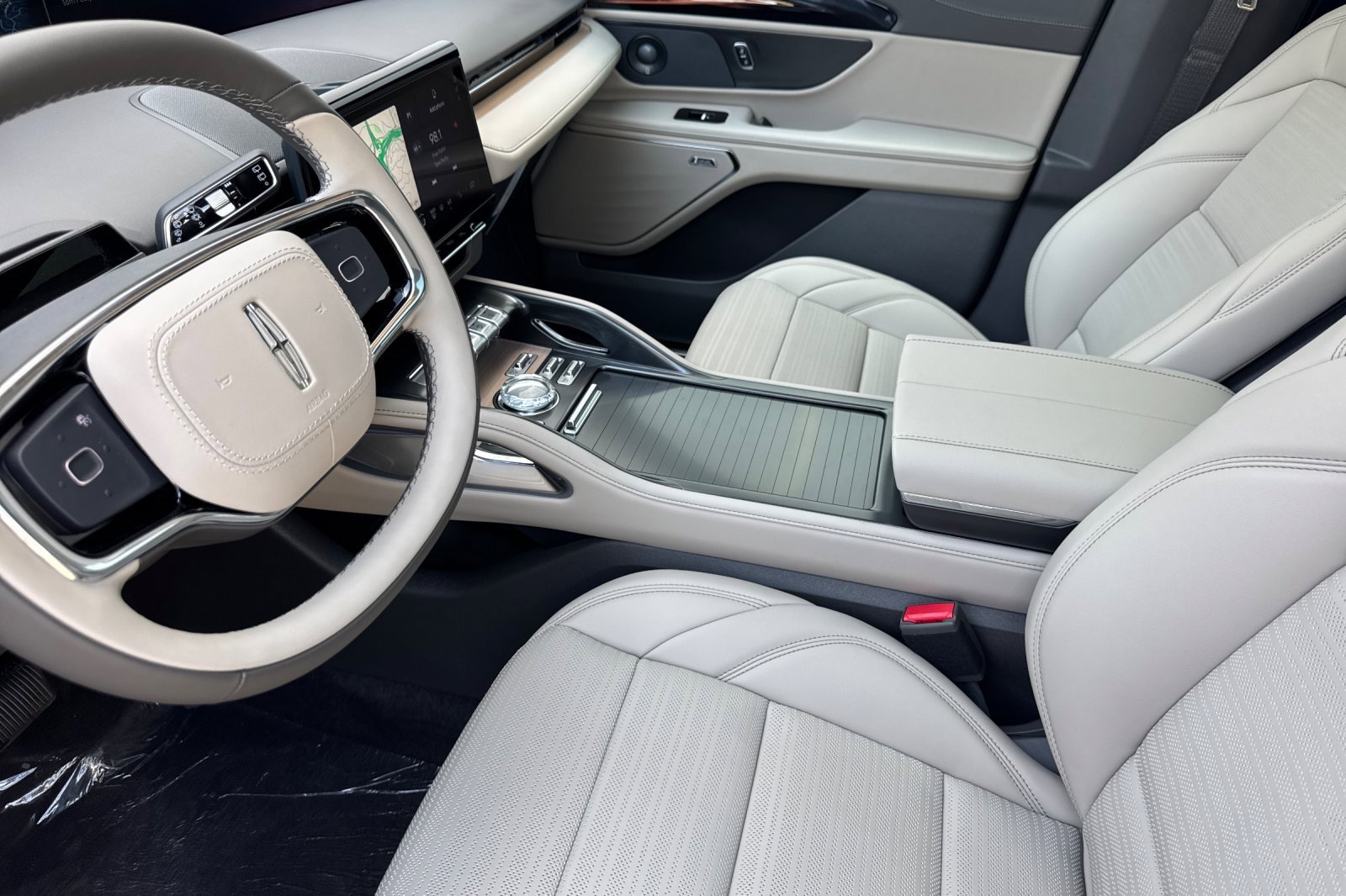 New 2025 Lincoln Nautilus Reserve w/ Jet Appearance Package image 9