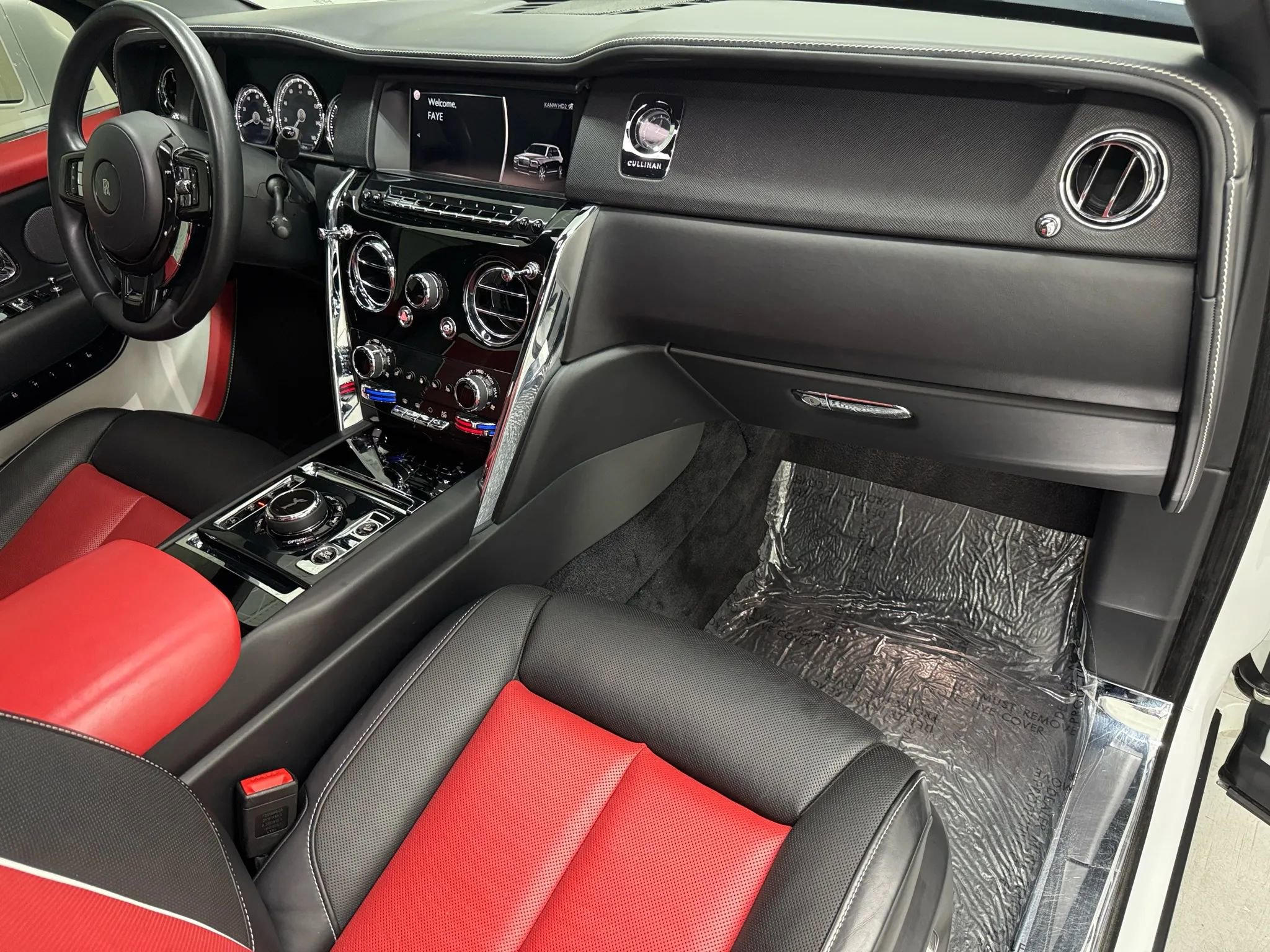 Used 2020 Rolls-Royce Cullinan image 11