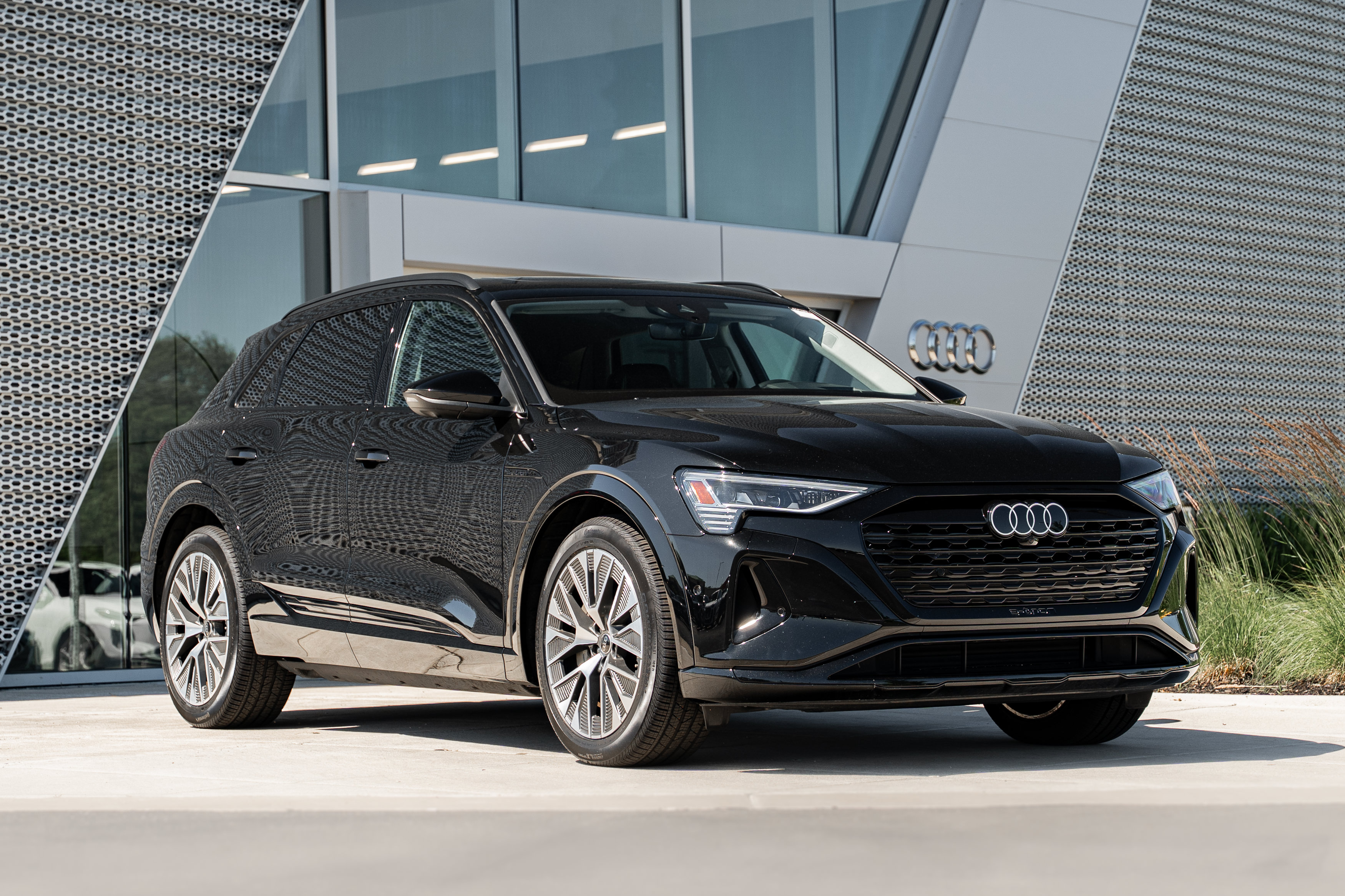 Certified 2024 Audi Q8 e-tron Prestige w/ Prestige Package AWD/4WD image 1