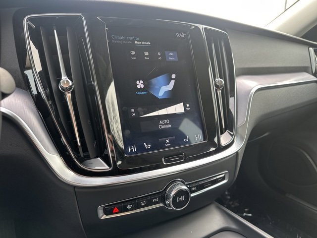 Used 2019 Volvo S60 T6 Momentum w/ Multimedia Package image 20