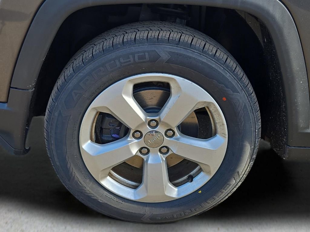 Used 2018 Jeep Compass Latitude w/ Popular Equipment Group image 8