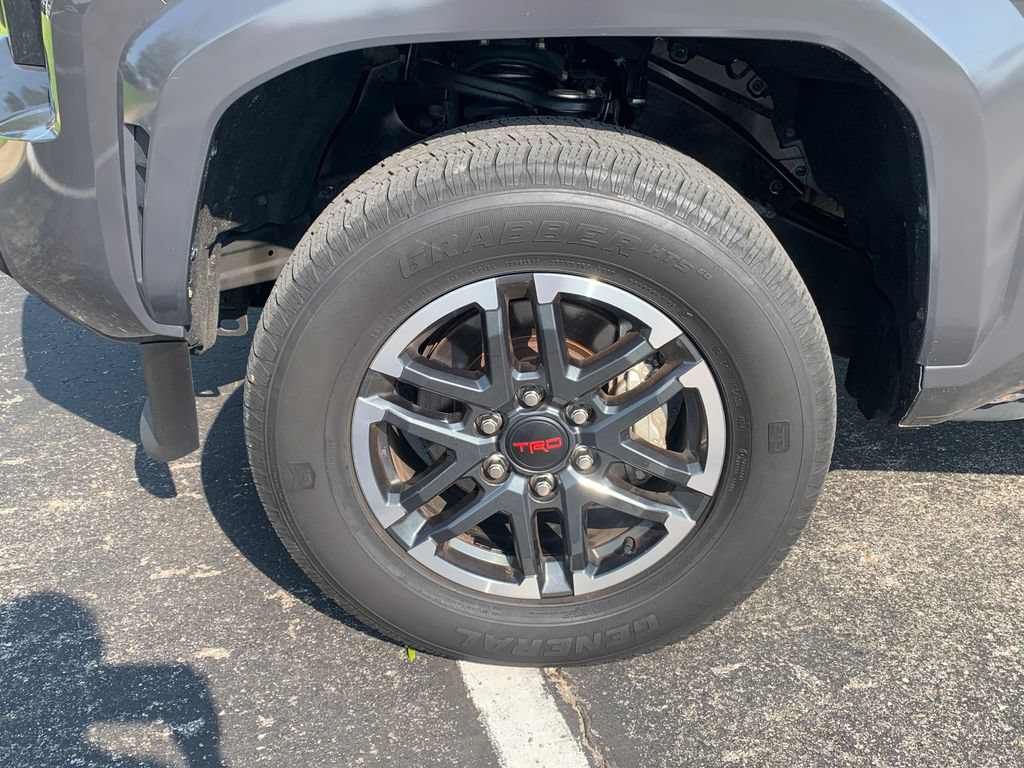 Used 2025 Toyota Tacoma TRD Sport AWD/4WD image 10