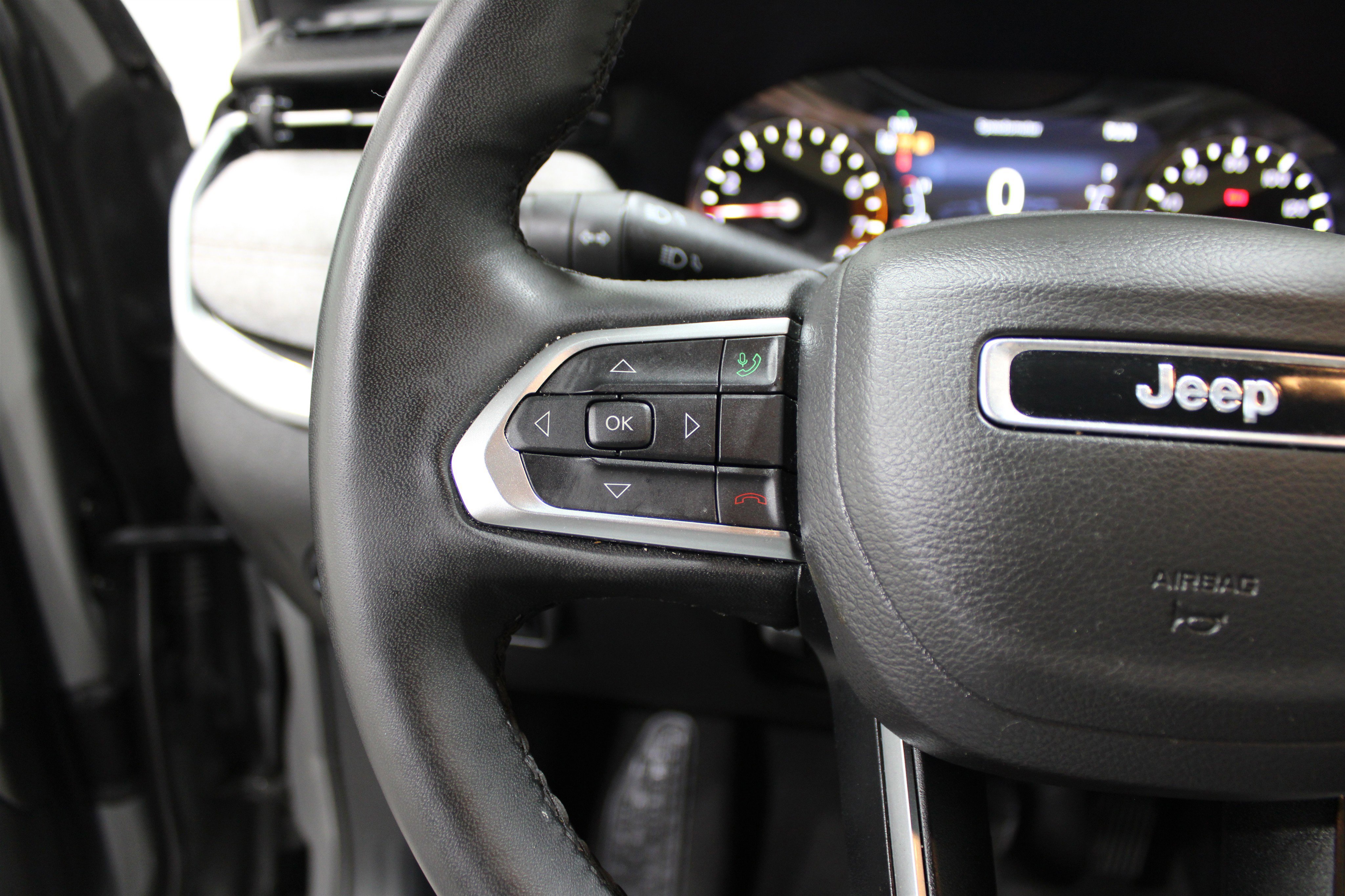 Used 2024 Jeep Compass Latitude image 10