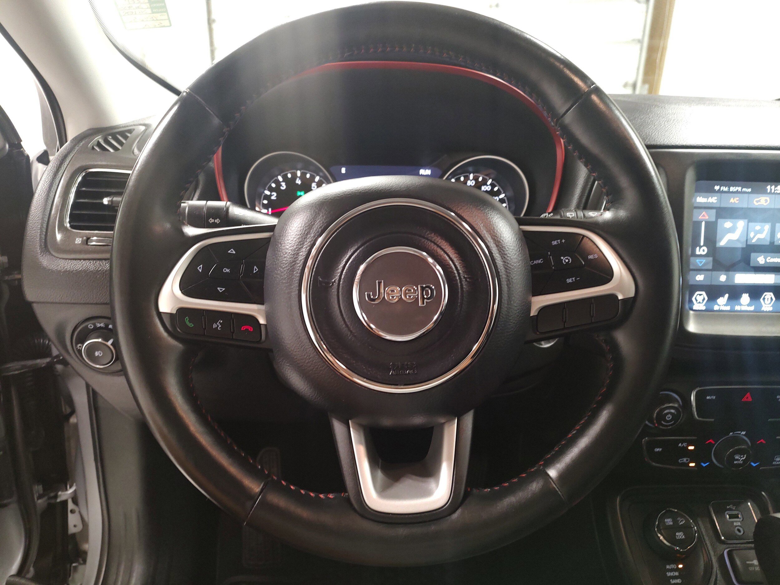 Used 2018 Jeep Compass Trailhawk w/ Cold Weather Group AWD/4WD image 5