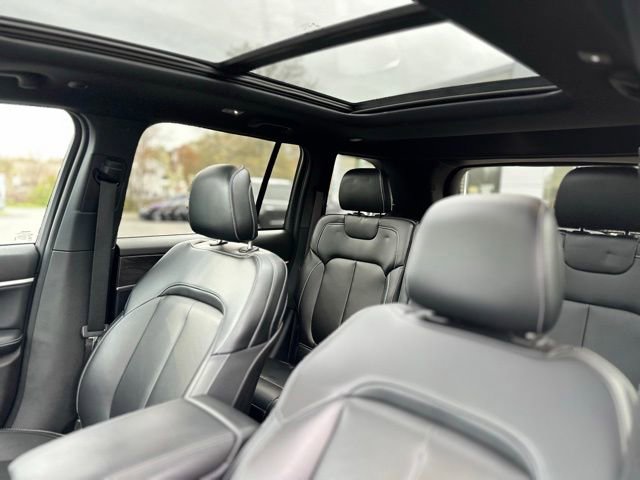 Used 2025 Jeep Grand Cherokee Limited AWD/4WD image 12