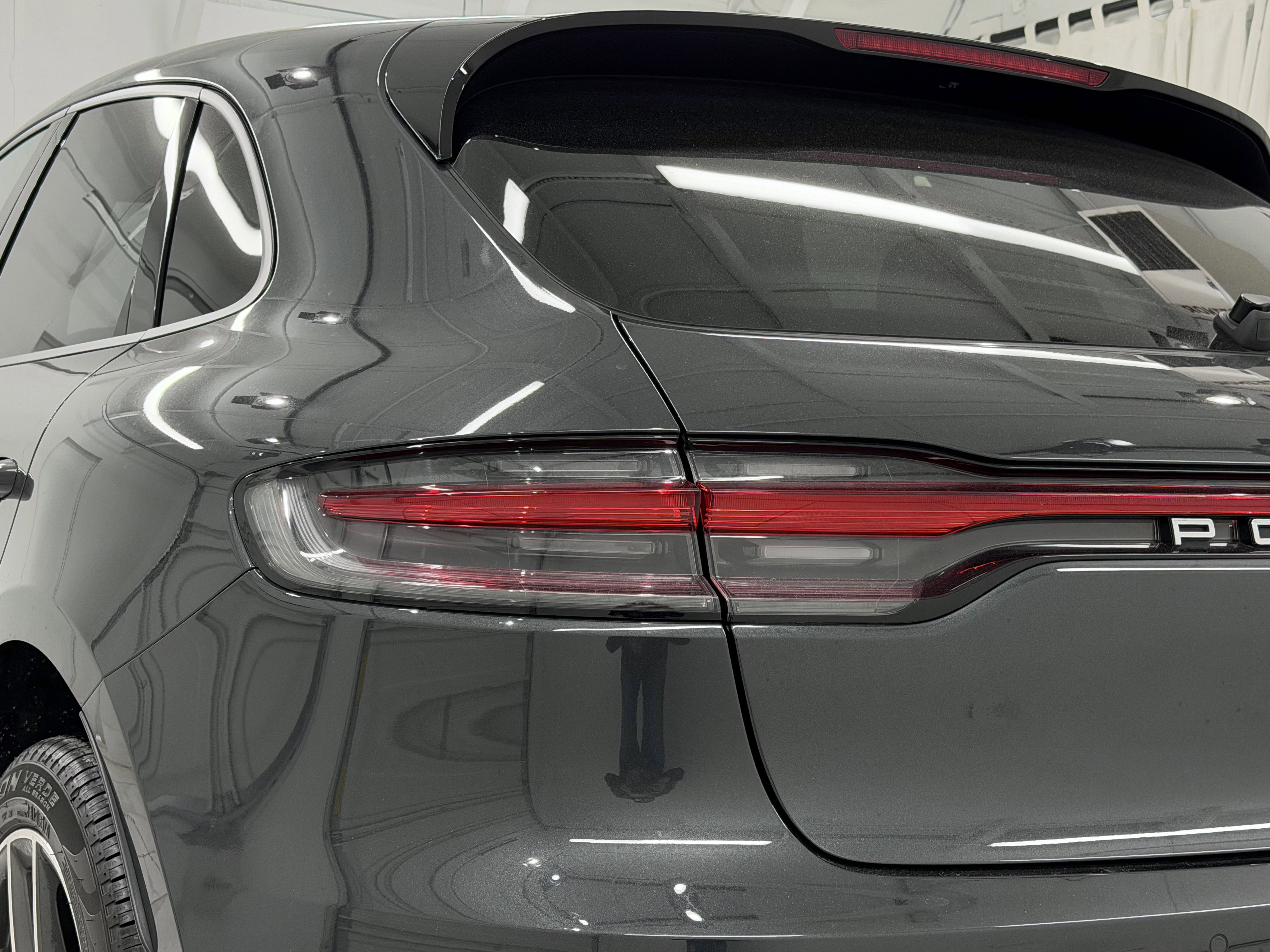 Certified 2025 Porsche Macan image 18