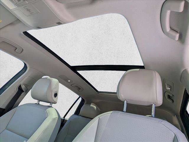Used 2019 Volkswagen Tiguan SE w/ Panoramic Sunroof Package FWD image 15