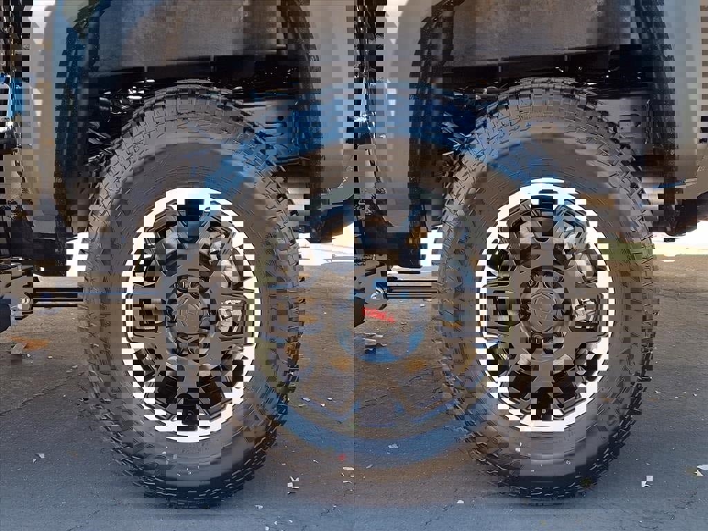 New 2025 Toyota Tacoma TRD Off-Road image 4