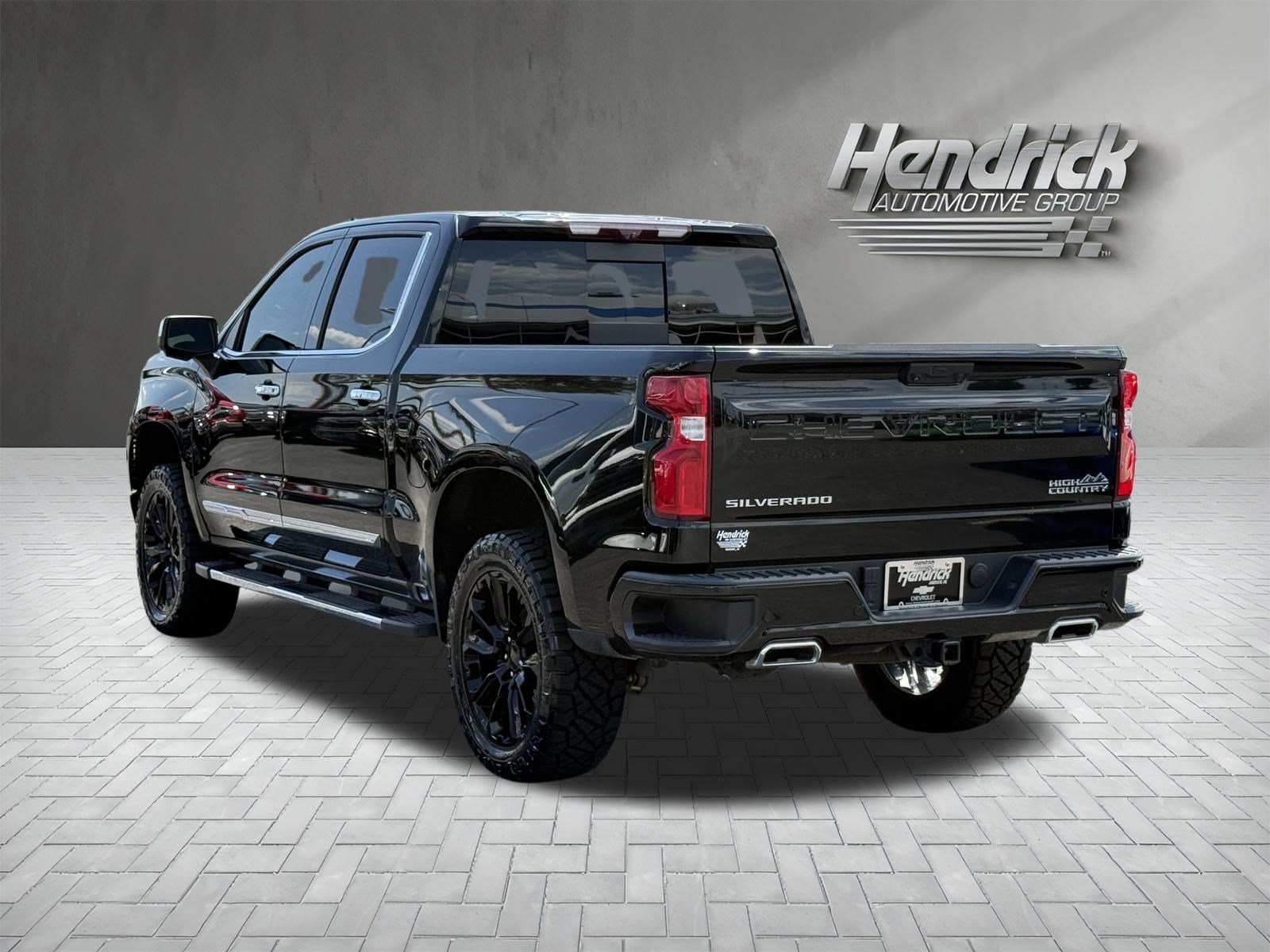 Used 2023 Chevrolet Silverado 1500 High Country w/ High Country Premium Package AWD/4WD image 8